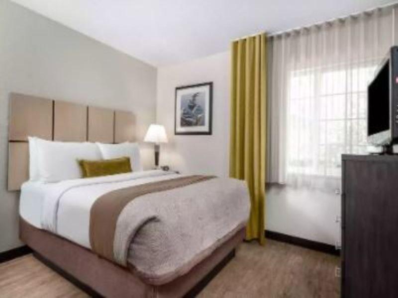 Candlewood Suites - Charlotte - Arrowood, An Ihg Hotel Bagian luar foto