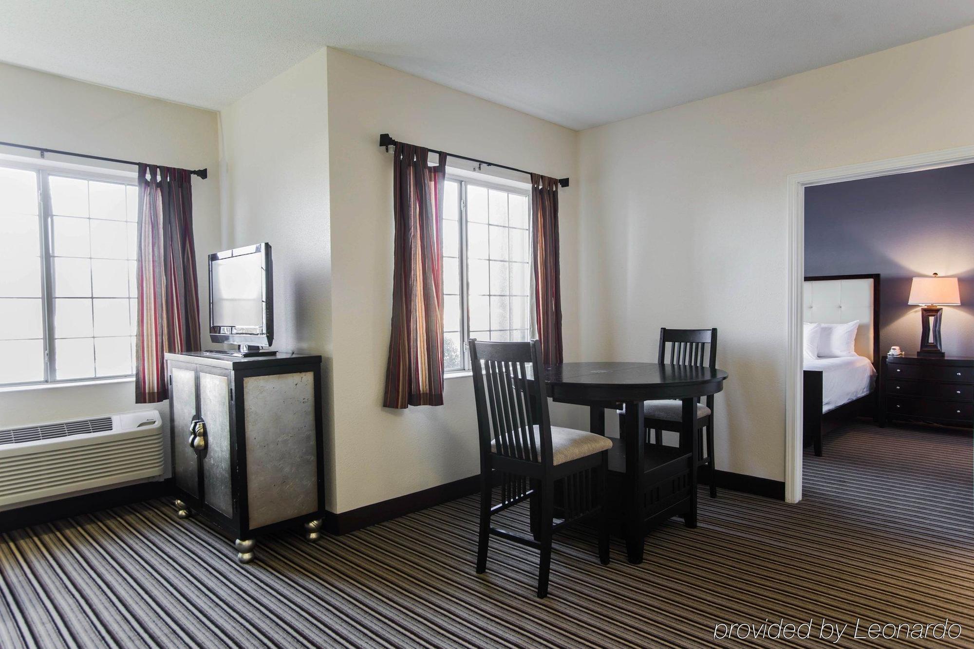 Candlewood Suites - Charlotte - Arrowood, An Ihg Hotel Bagian luar foto