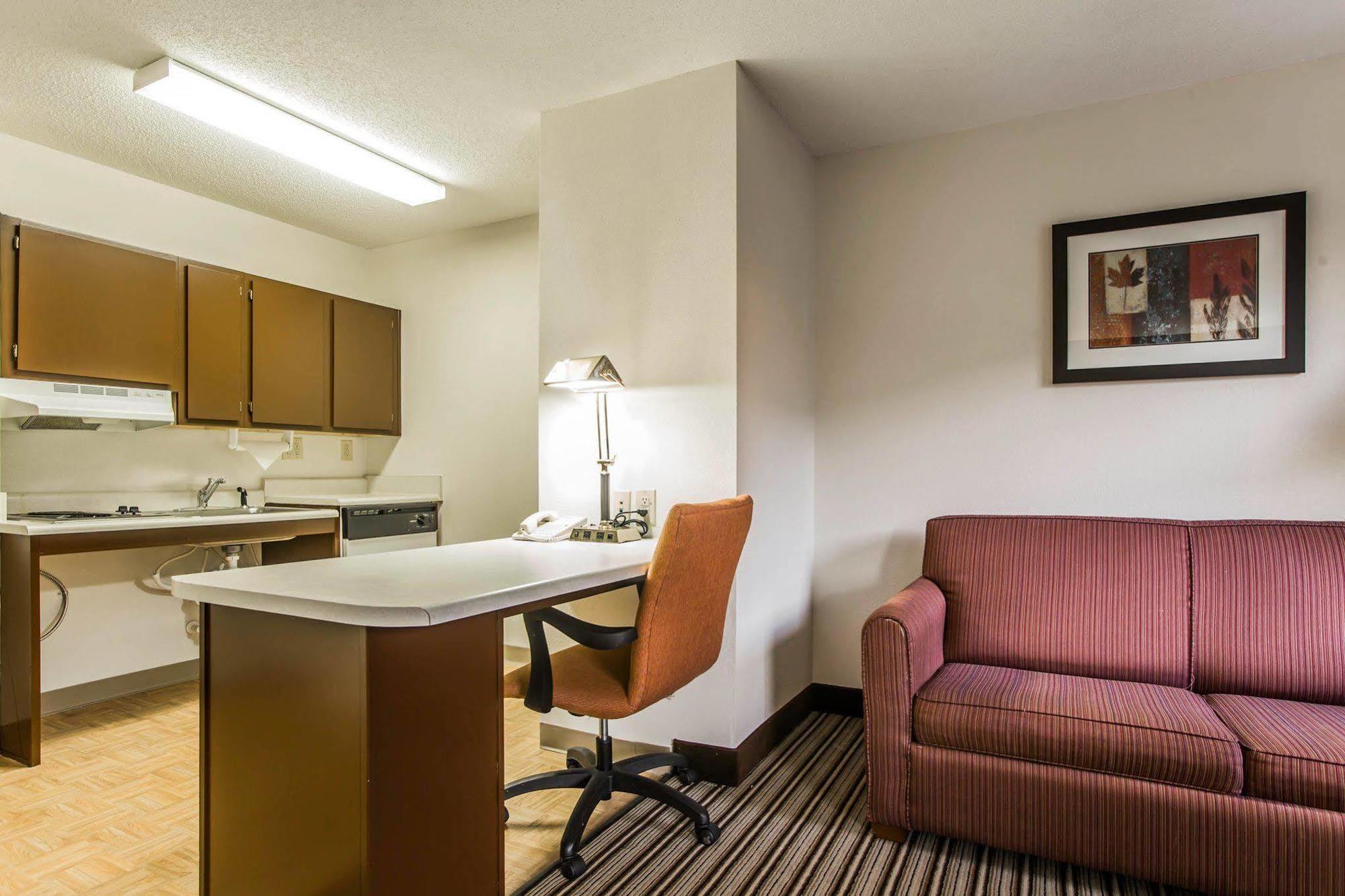 Candlewood Suites - Charlotte - Arrowood, An Ihg Hotel Bagian luar foto